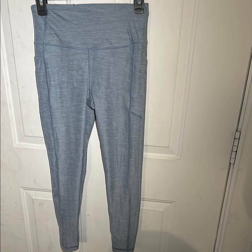 Women’s Victoria’s Secret Blue Leggings

Size: 6